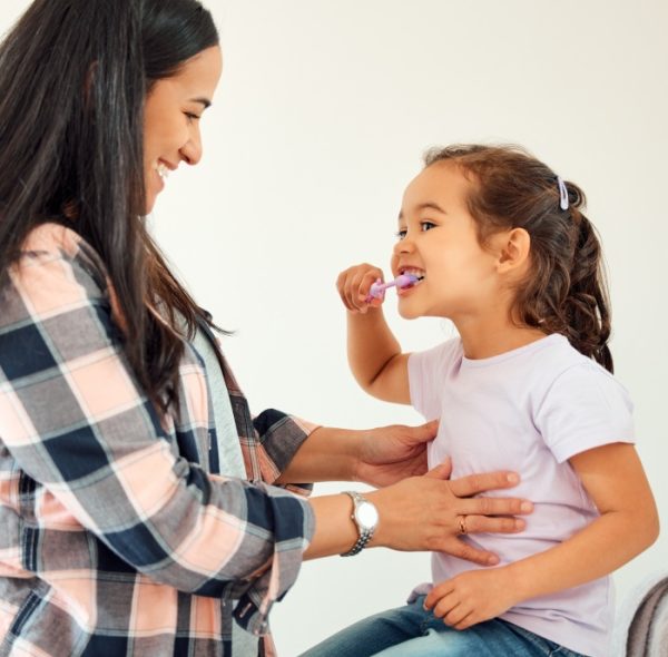 ¿Cómo cepillarse los dientes correctamente?
